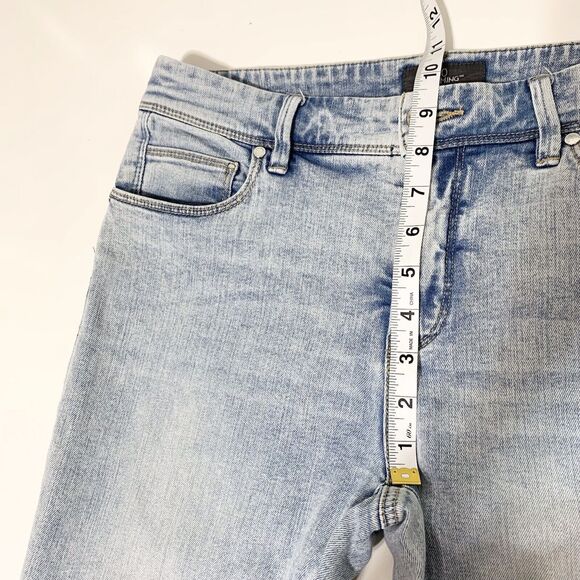 Chico's Womens So Slimming Crop Jeans Size 0 US 4 Light Wash Mis Rise - Picture 11 of 13